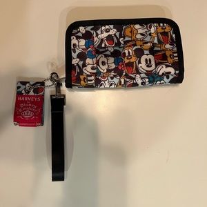 Like new Harvey’s wallet